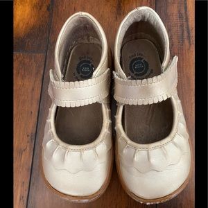 Livie & Luca Gold 11